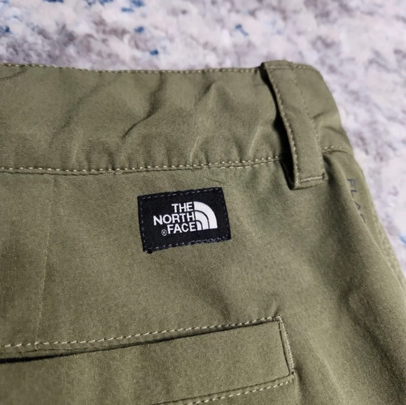 The North Face Men's Rolling Sun Shorts - Picture 4 of 4